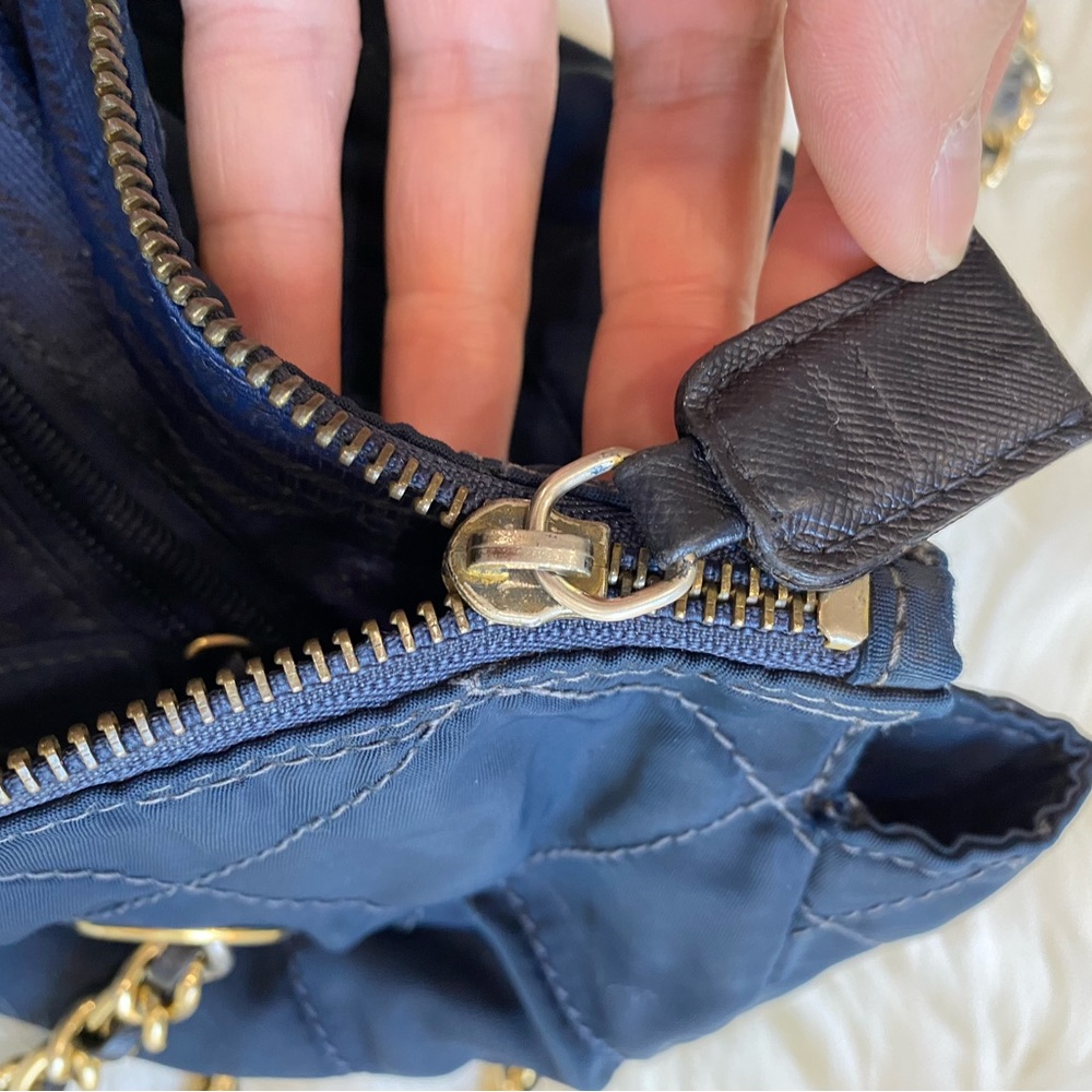 Authentic vintage Prada dark blue nylon tessuto impuntu shoulder bag with chain - Picture 7 of 9